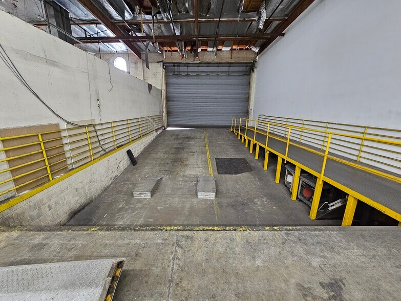 More Photos Of 4121 S Alameda St, Los Angeles Warehouse For Lease