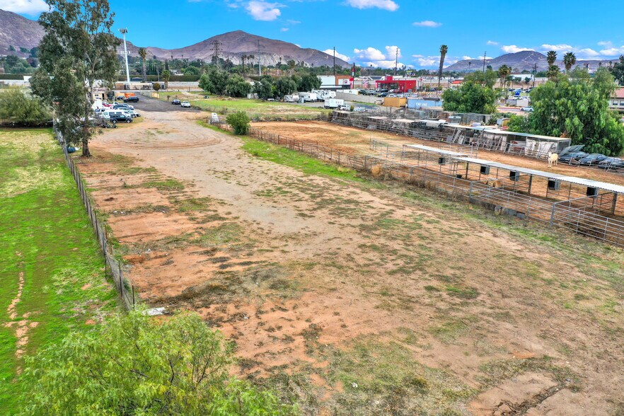 More Photos Of 7081 Valley Way, Jurupa Valley Specialty For Sale