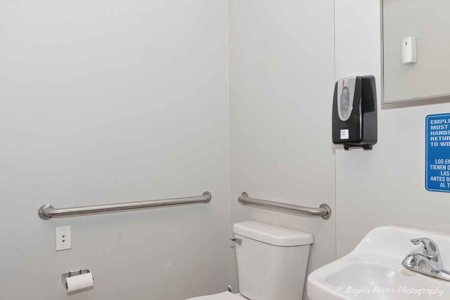 More Photos Of 947 Carney Ct, Antioch Industrial For Sale