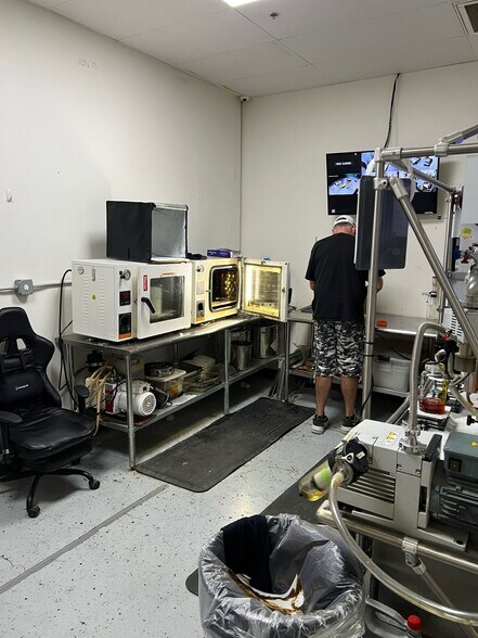 More Photos Of 1030 N D St, Sacramento Light Manufacturing For Lease