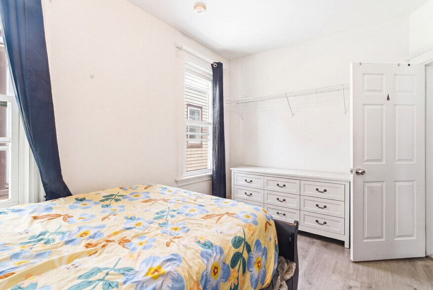 More Photos Of 369 E Kinney St, Newark Apartments For Sale