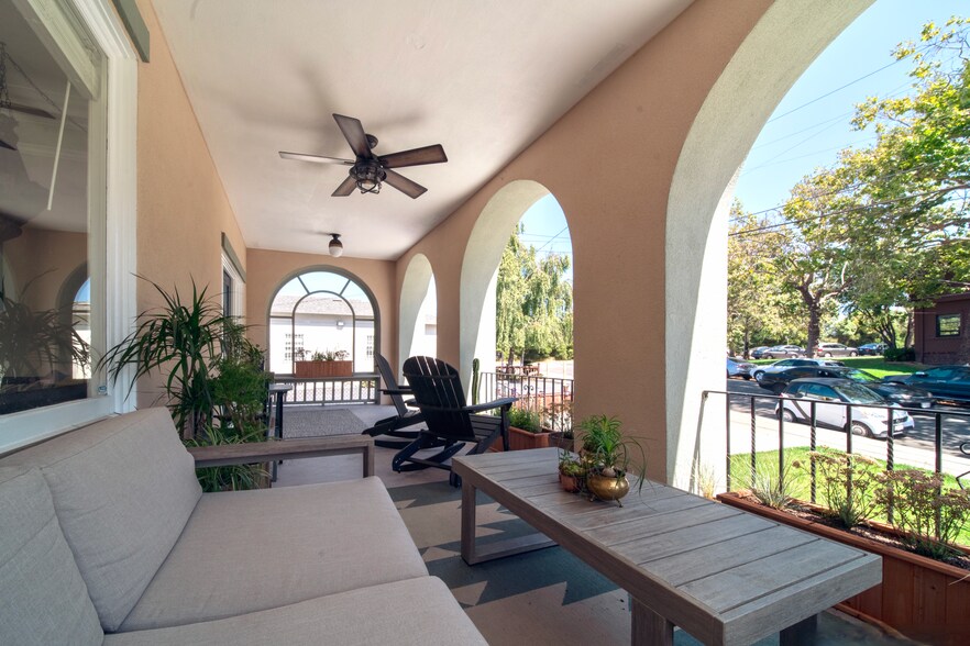 More Photos Of 435 Vernon St, Oakland Specialty For Sale