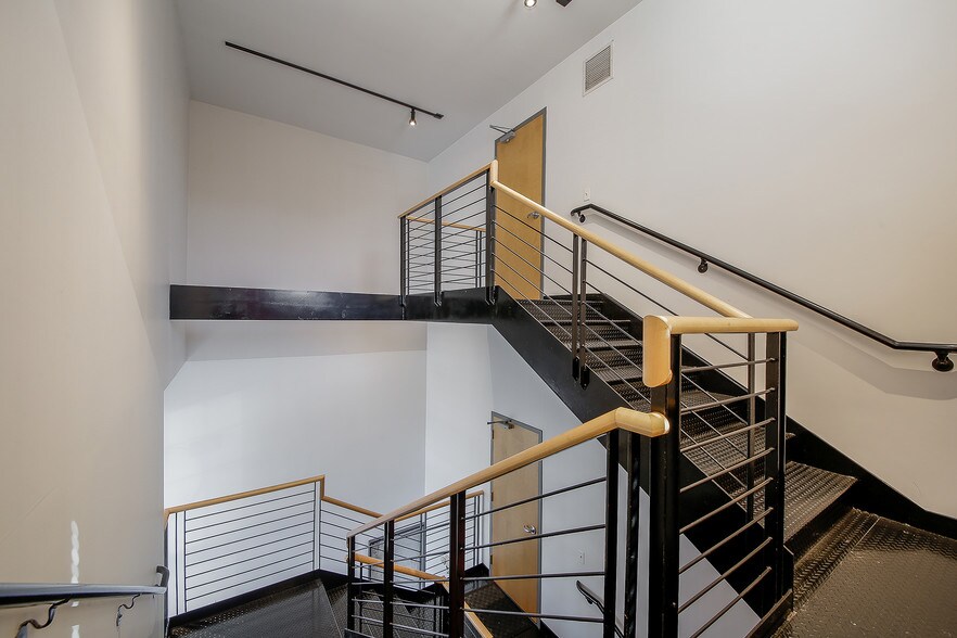 More Photos Of 5222 Main St, Downers Grove Office For Sale