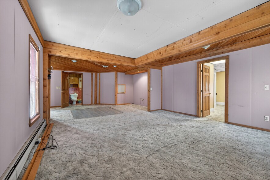 More Photos Of 209 N Main St, Belleville Medical For Sale