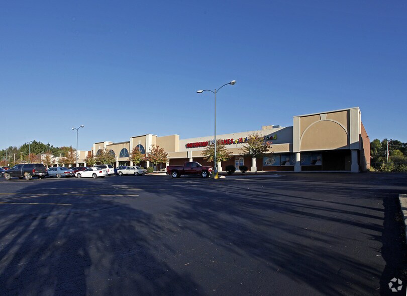 More Photos Of 7100-7150 Cooley Lake Rd, Waterford General Retail For Sale