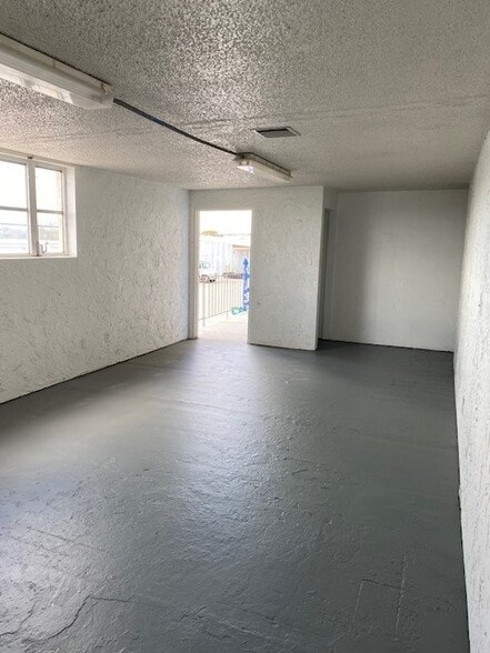 Primary Photo Of 5800 Houchin St, Naples Self Storage For Lease