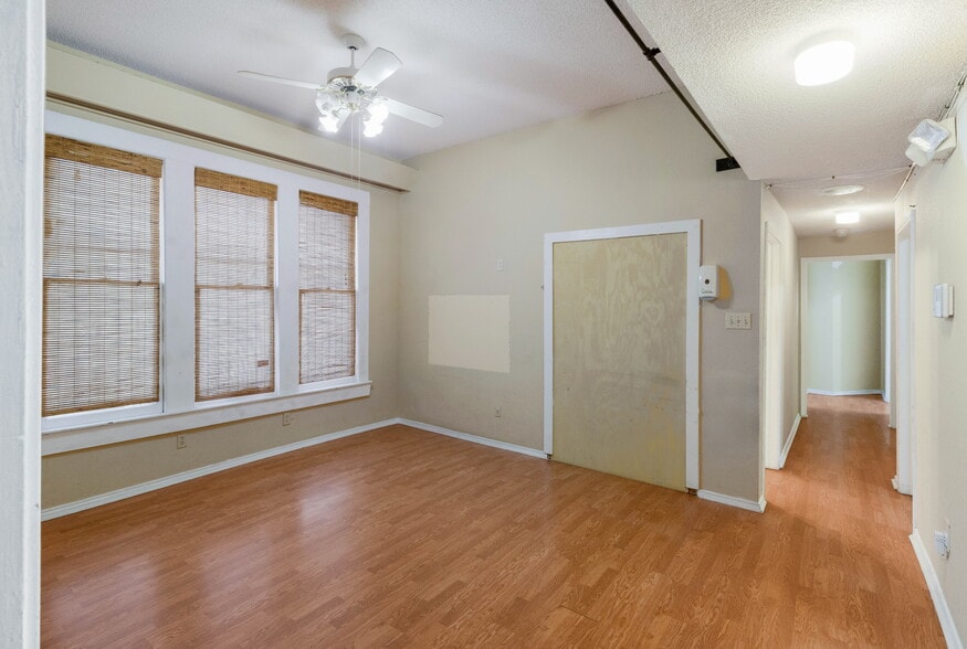 More Photos Of 1818 San Pedro Ave, San Antonio Office Residential For Sale