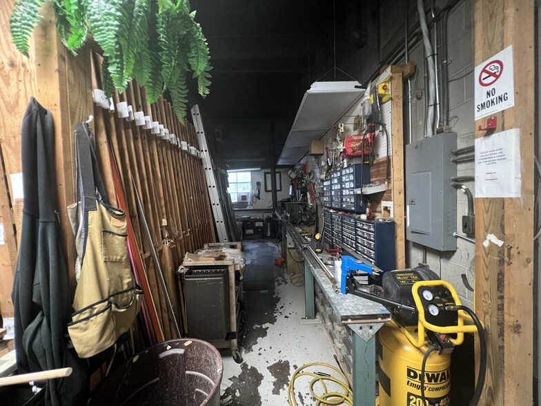 More Photos Of 1134 E Main St, Luray Service For Sale