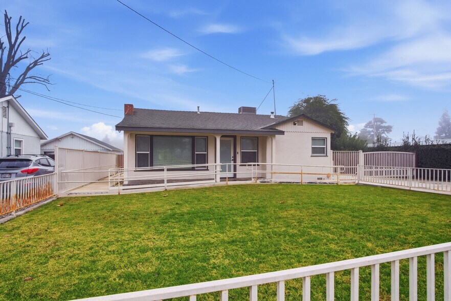 More Photos Of 2250 Colorado Ave, Turlock General Retail For Sale