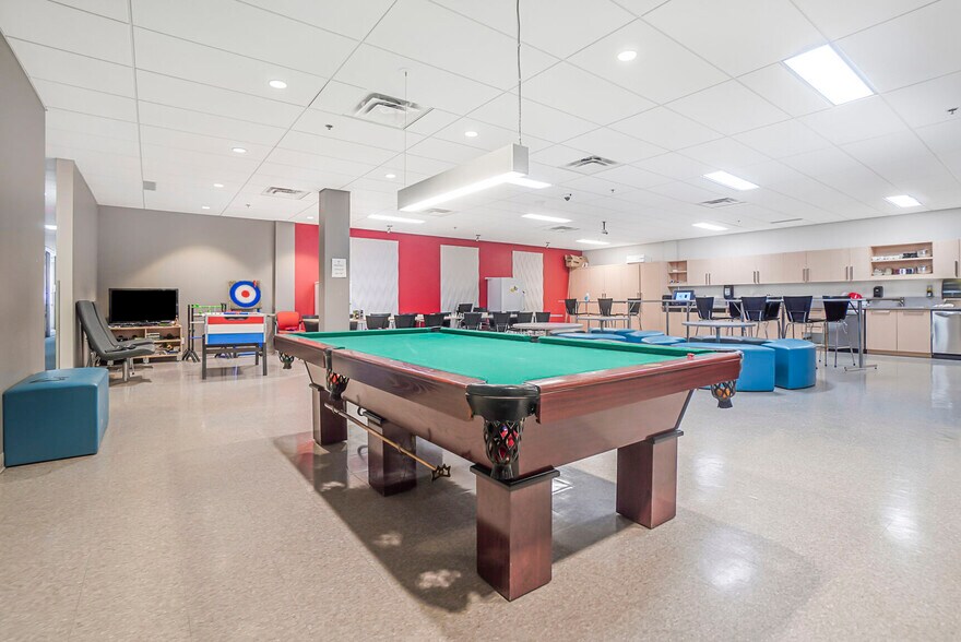 More Photos Of 7150 Rue Albert-Einstein, Montréal Office Residential For Lease