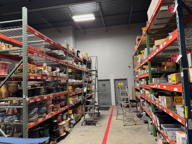 More Photos Of 201-205 Hughes Ln, Saint Charles Industrial For Lease