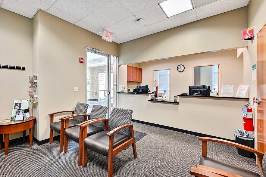 More Photos Of 1256 Waterford Dr, Aurora Medical For Sale