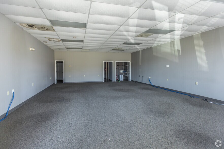 More Photos Of 2395 Harrison St, Batesville Department Store For Sale