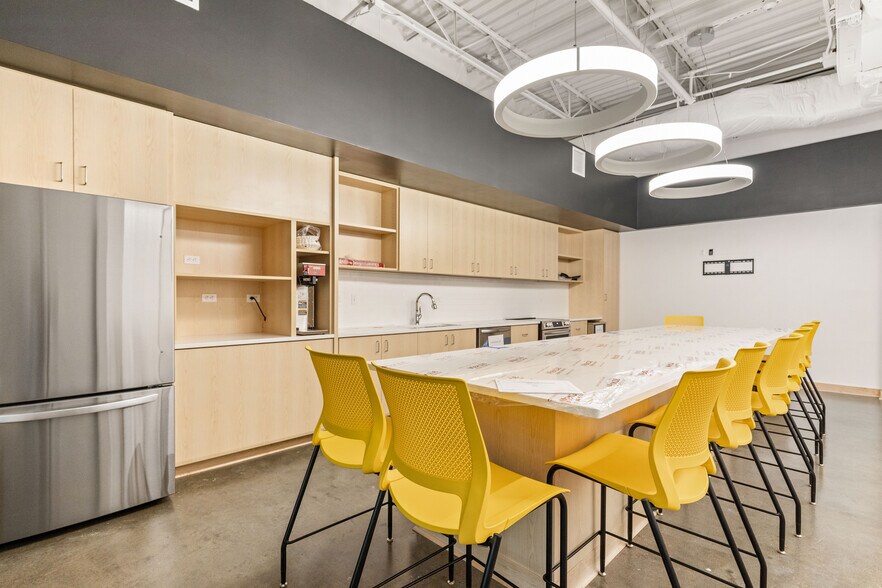 More Photos Of 1906 Eraste Landry Rd, Lafayette Office For Sale