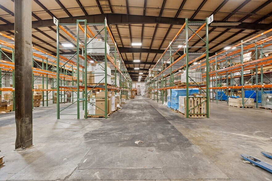More Photos Of 811 Cowan St, Nashville Distribution For Sale