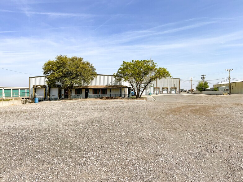 More Photos Of 3965 US Highway 60, Hereford Industrial For Sale