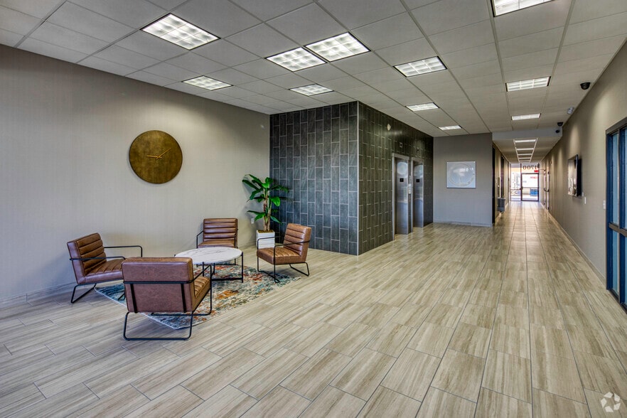 More Photos Of 1700 66th St N, Saint Petersburg Office For Lease