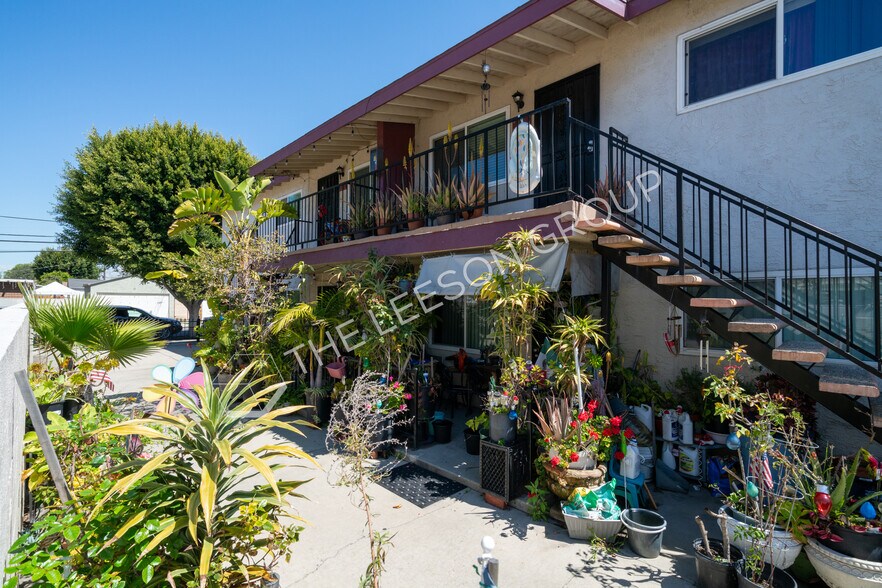 More Photos Of 1520 W 20th St, Long Beach Apartments For Sale