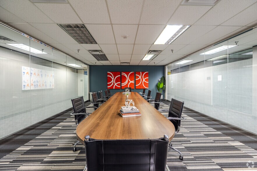 More Photos Of 8360 Lyndon B Johnson Fwy, Dallas Office For Lease