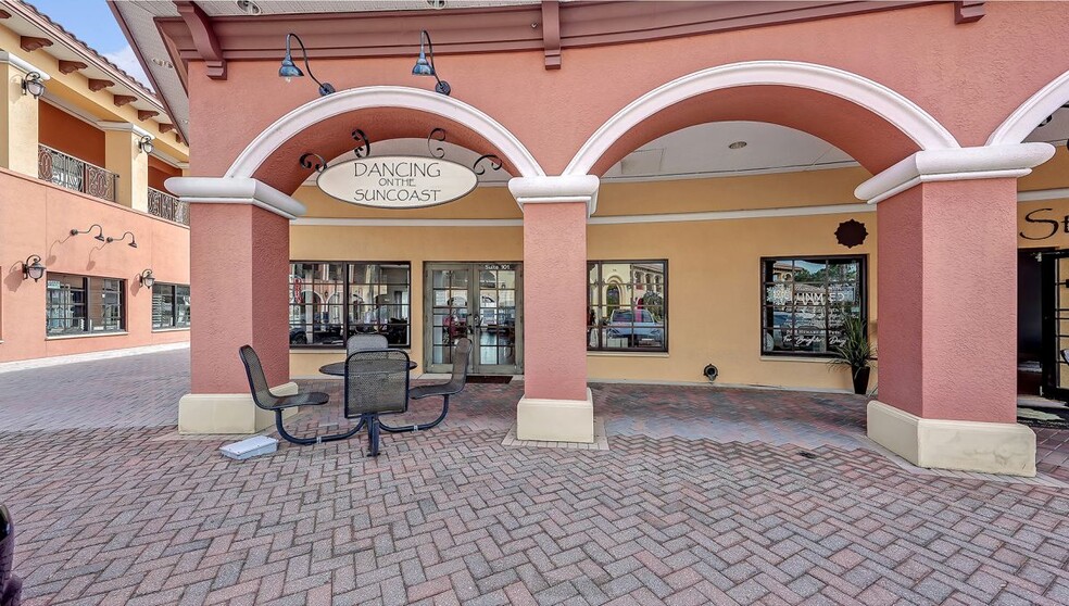 More Photos Of 8215 Natures Way, Lakewood Ranch Storefront For Lease
