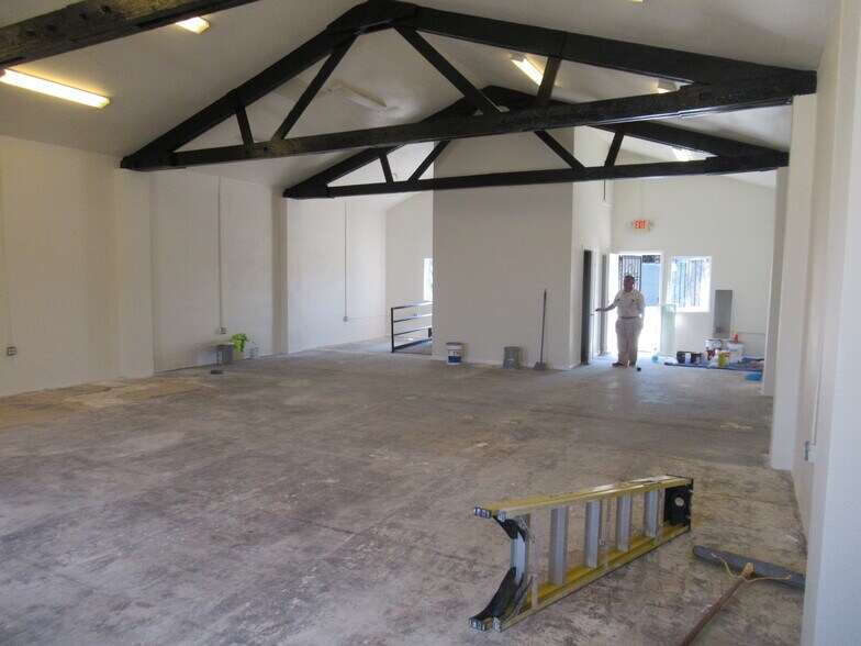 More Photos Of 1826 E Compton Blvd, Compton Storefront For Sale