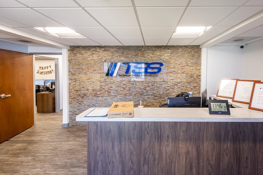 More Photos Of 7570 Trade St, San Diego Manufacturing For Sale