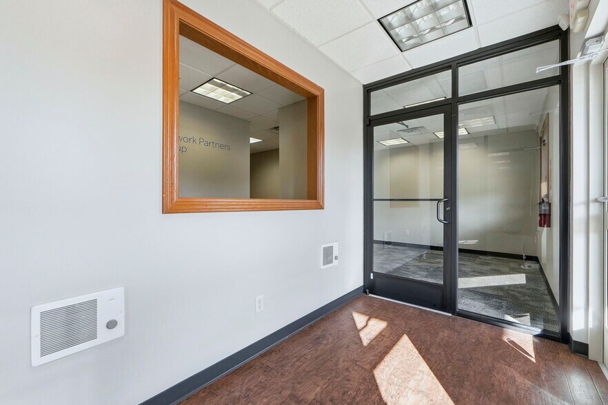 More Photos Of 2150 N Pointe Dr, Warsaw Office For Lease