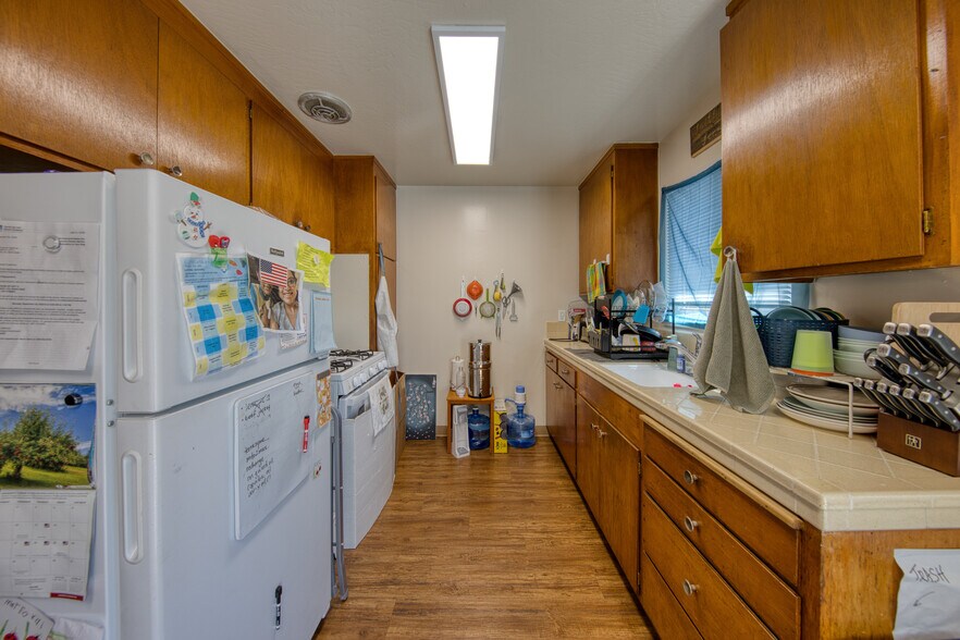 More Photos Of 24039 Park St, Hayward Apartments For Sale