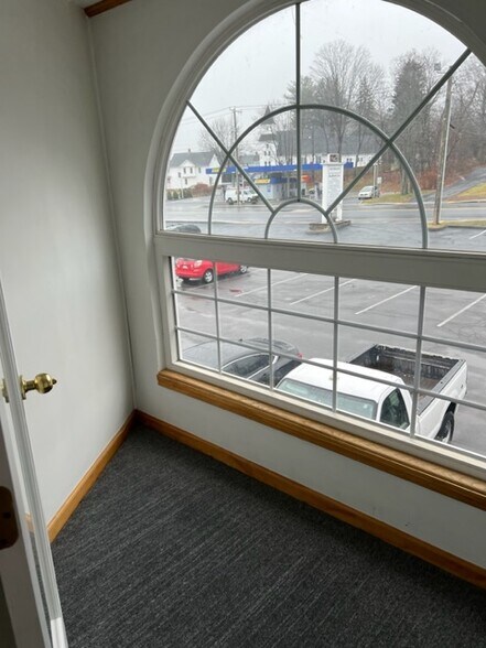 More Photos Of 4-28 Southwick St, Feeding Hills Freestanding For Lease