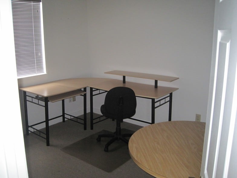 More Photos Of 910 Boston Post Rd E, Marlborough Office For Lease
