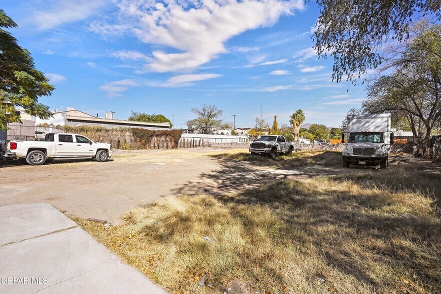 More Photos Of 3984 Doniphan Dr, El Paso General Retail For Sale