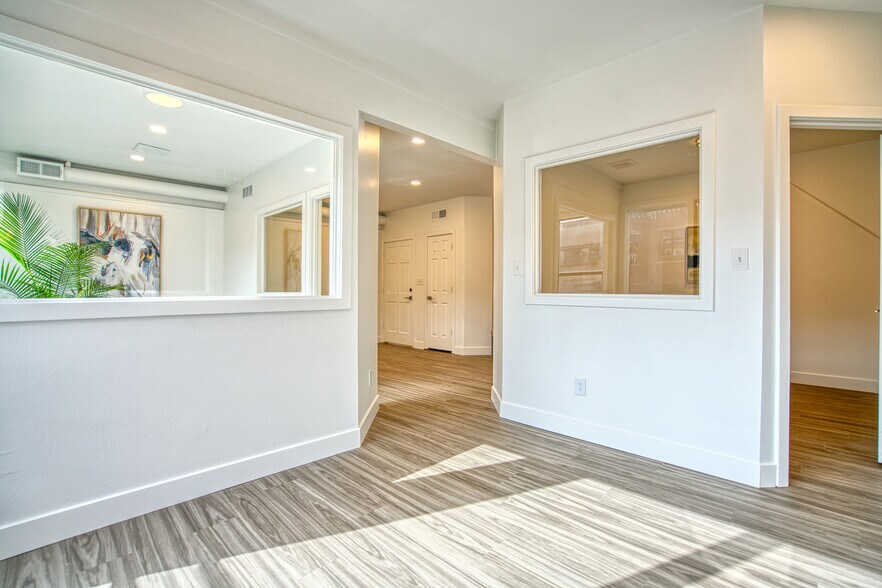 More Photos Of 1715-1717 Pearl Street, Boulder General Retail For Lease