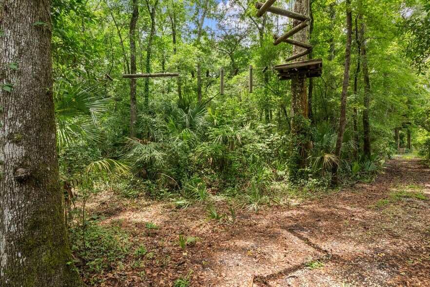 More Photos Of 6440 Cedar Ln, Brooksville Sports And Entertainment For Sale