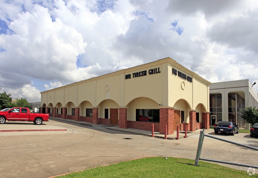 More Photos Of 10400 Harwin Dr, Houston Restaurant For Lease