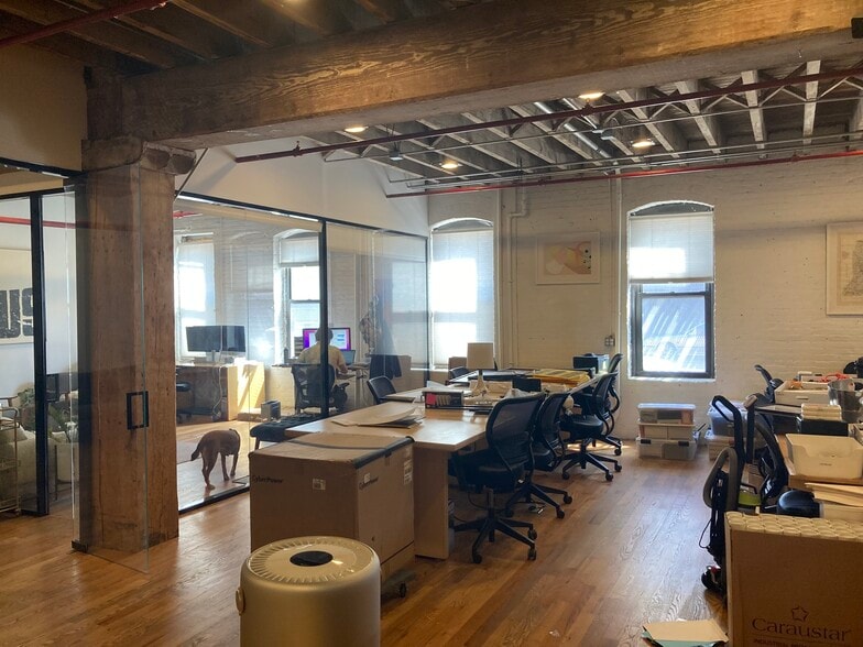 More Photos Of 37 Greenpoint Ave, Brooklyn Office Residential For Lease