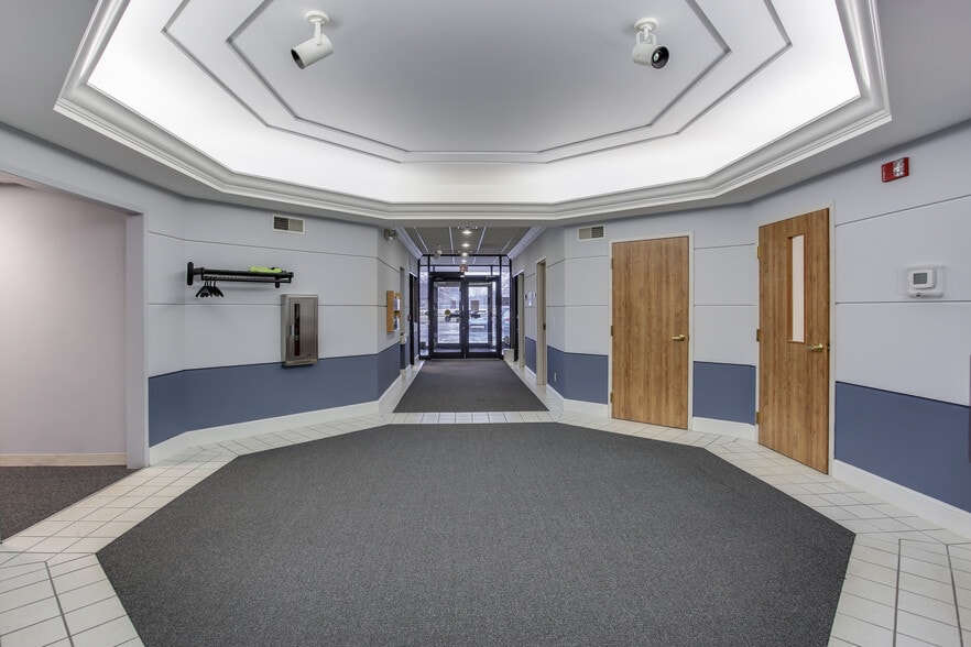 More Photos Of 7201 Green Bay Rd, Kenosha Medical For Lease