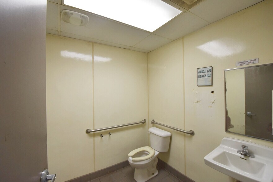 More Photos Of 64 Carriage Oaks Dr, Tyrone Restaurant For Lease