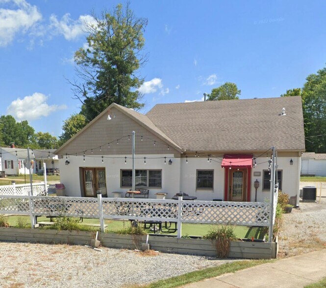 More Photos Of 202 E Seminary St, Liberty Restaurant For Sale