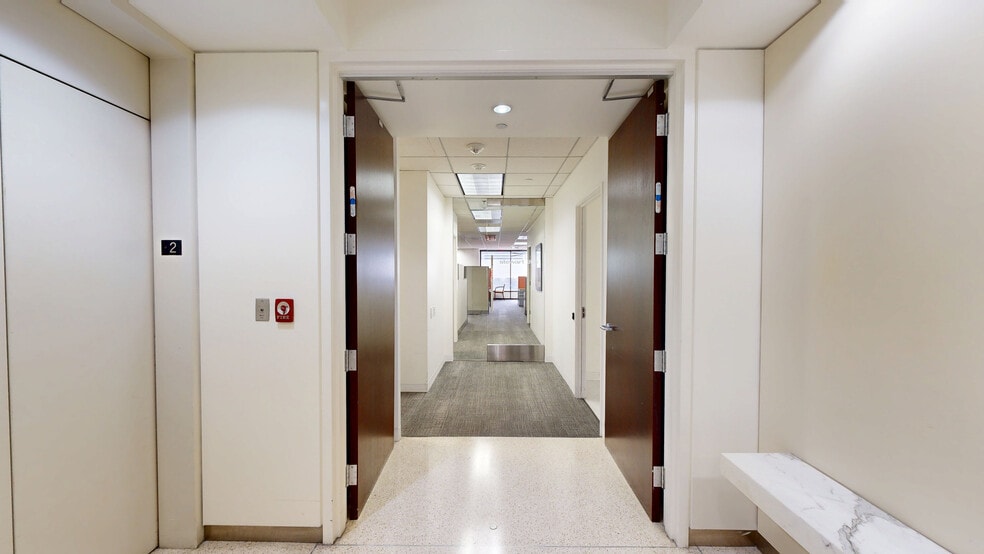 More Photos Of 525 N Brand Blvd, Glendale Office For Lease