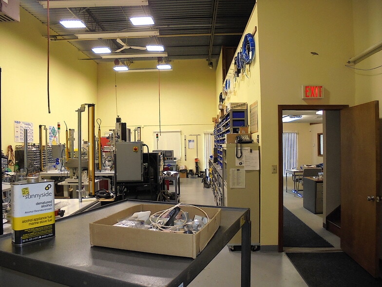 More Photos Of 256 Main St, East Windsor Research And Development For Sale