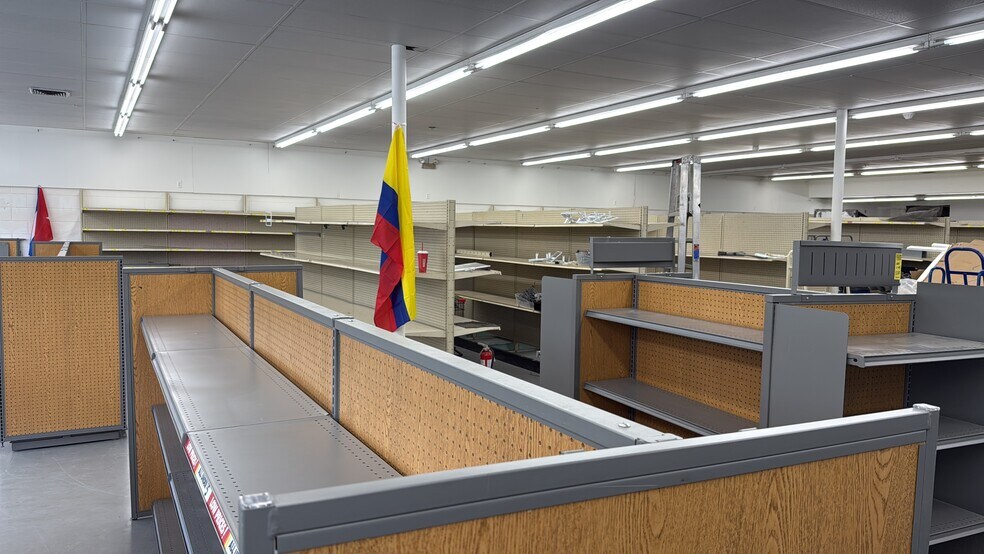 More Photos Of 6508-6516 W Jackson St, Pensacola Storefront For Sale