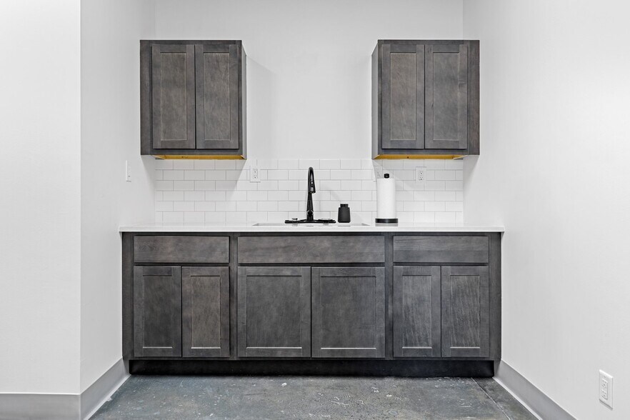 More Photos Of 1215 Tom Ginnever Ave, O'Fallon Religious Facility For Lease