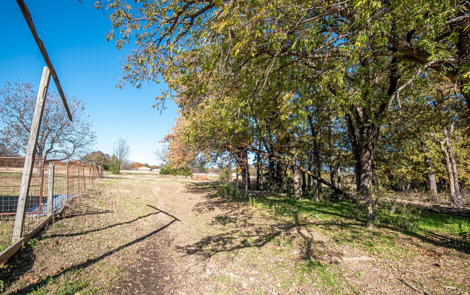 More Photos Of 2101 Fort Worth, Weatherford Land For Sale