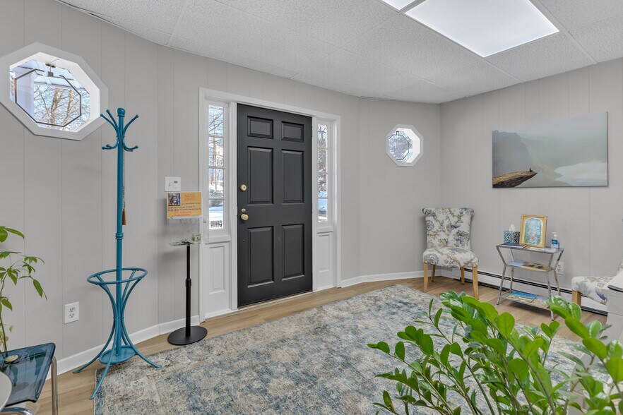 More Photos Of 100 E Carver St, Huntington Loft Creative Space For Lease