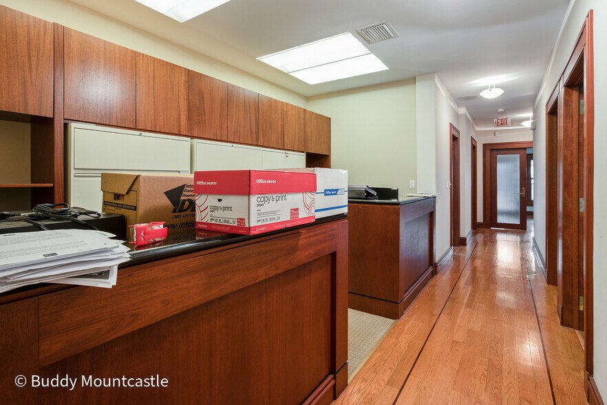 More Photos Of 4551 Ponce De Leon Blvd, Coral Gables Medical For Lease