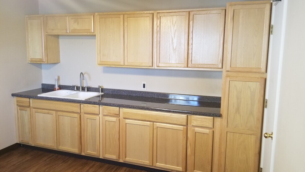 More Photos Of 3701 US Highway 81, Marlow Warehouse For Lease