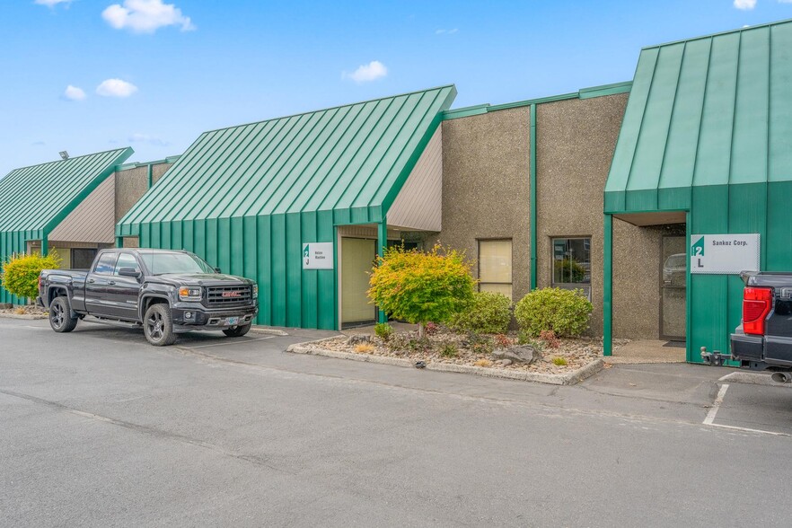 More Photos Of 15635-15850 SE 114th Ave, Clackamas Unknown For Lease