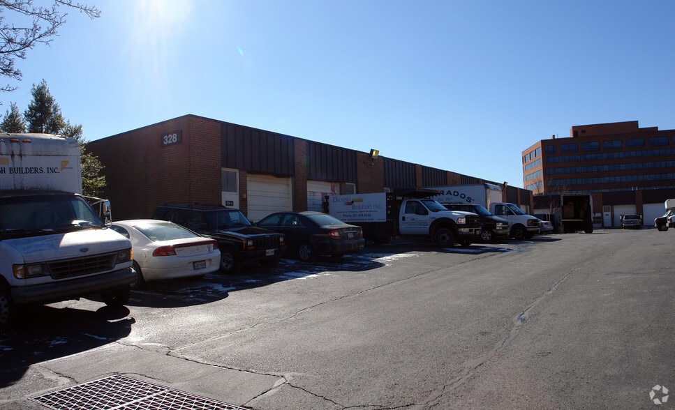 More Photos Of 328 N Stonestreet Ave, Rockville Warehouse For Lease