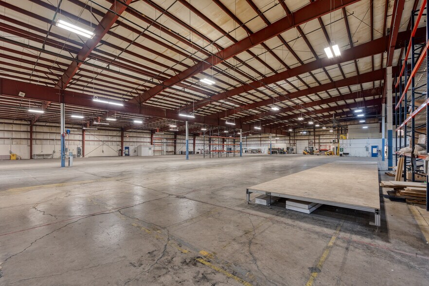 More Photos Of 6040 Progress St, Niagara Falls Warehouse For Lease
