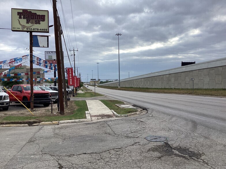 More Photos Of 1950 S Ih 35, San Marcos General Retail For Lease